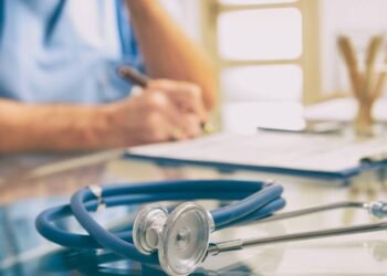 Os cinco sintomas que podem indicar um AVC e nunca devem ser subestimados, segundo especialistas