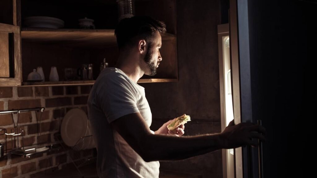 O que significa quando a casa faz barulhos e por que isso acontece mesmo no silêncio