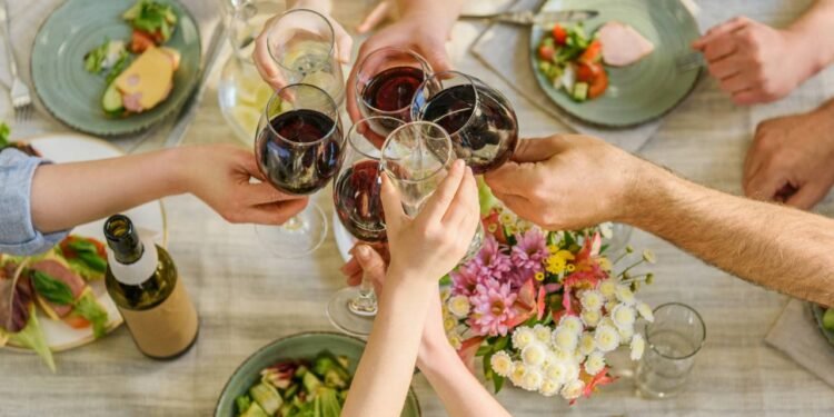 Poucos sabem por que as mesas de jantar estão desaparecendo das casas modernas