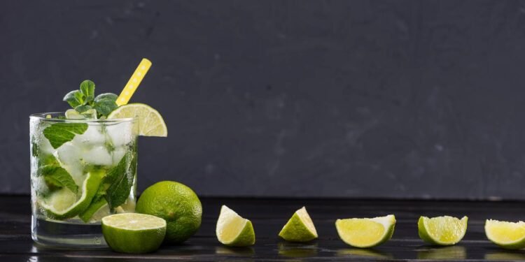 Os 8 nomes de drinks brasileiros que são uma obra de arte e fazem qualquer um rir