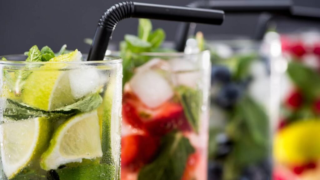 Os 8 nomes de drinks brasileiros que são uma obra de arte e fazem qualquer um rir