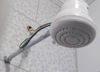 O chuveiro elétrico está em quase toda casa brasileira e vem de um lugar inesperado, conheça a história