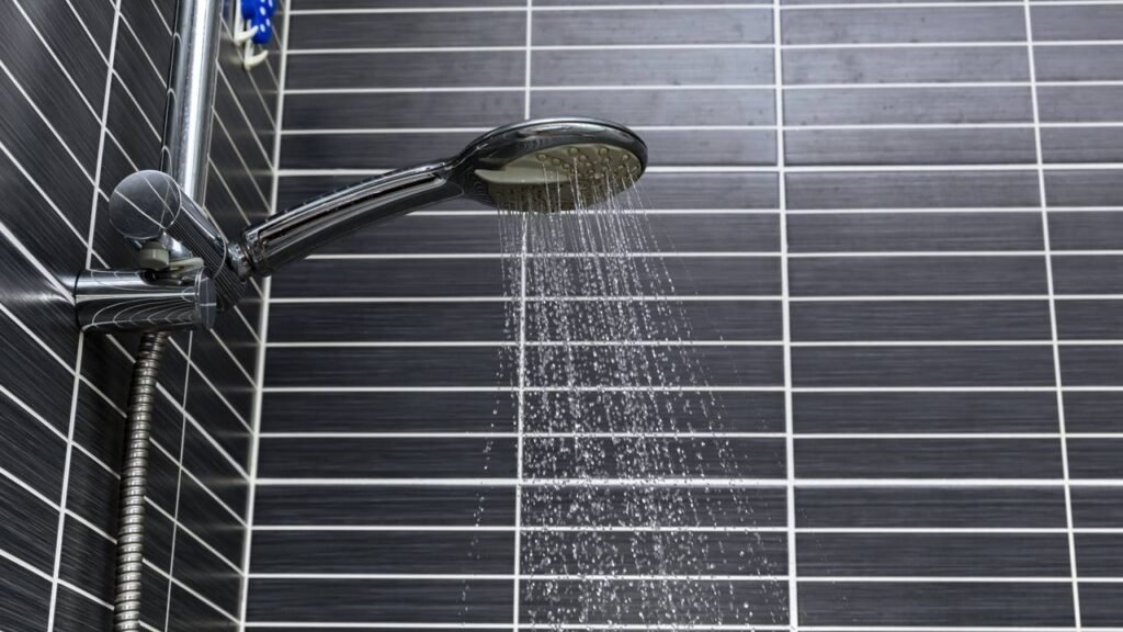 O chuveiro elétrico está em quase toda casa brasileira e vem de um lugar inesperado, conheça a história