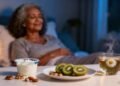 Seis alimentos que ajudam a queimar gordura enquanto você dorme depois dos 50 anos