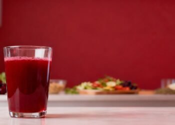 A melhor bebida para proteger a saúde intestinal, de acordo com especialistas