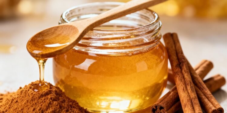 A pasta de mel e canela que acaba com as espinhas durante a noite: como a dupla mata as bactérias