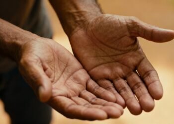 Sintomas de má oxigenação do sangue que aparecem primeiro nas extremidades