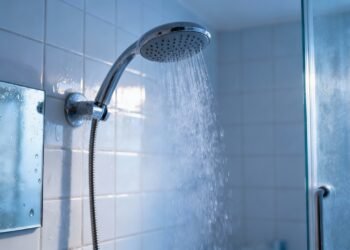 O banho gelado de 60 segundos ao final do duche que dispara a dopamina