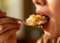 O que acontece com o seu corpo se você come arroz todo dia?