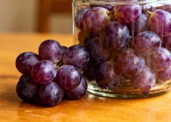 Essa fruta famosa melhora a circulação, reduz inflamações e pode ser plantada no quintal