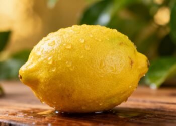 A fruta amarela rica em vitamina C que protege as células e o coração