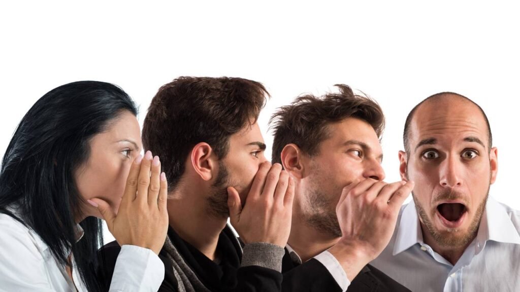 Fofocar não é só hábito, é parte do cérebro humano segundo a ciência