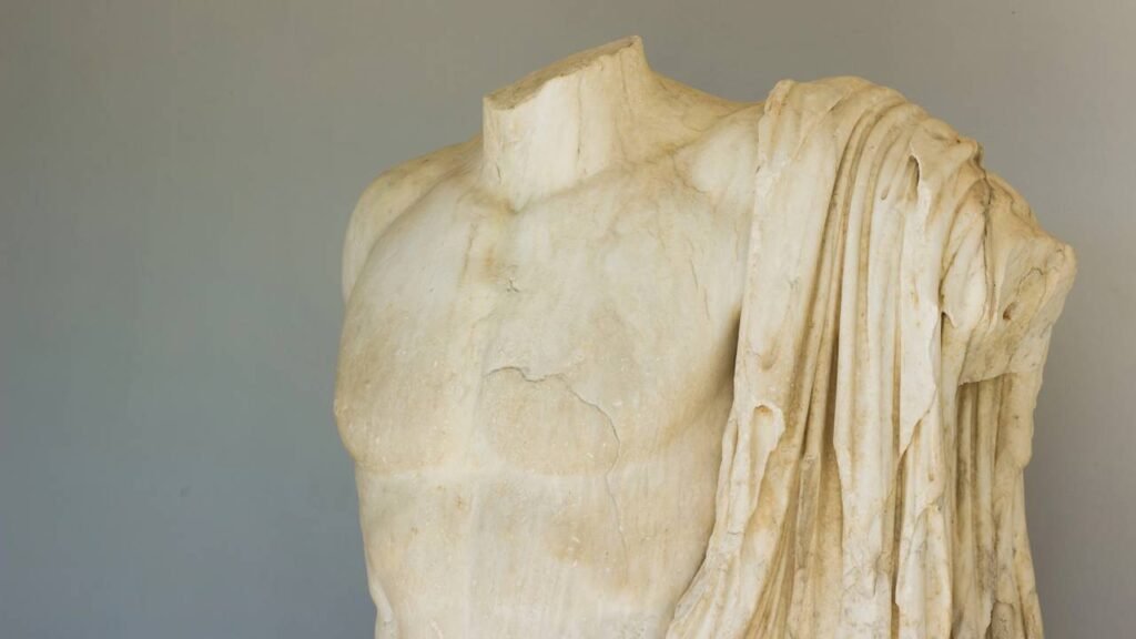 Qual é o significado da frase latina de Nihilo Nihil e por que ela é tão usada no mundo do trabalho