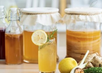 A bebida milenar que ajuda na desintoxicação e mantém o intestino em equilíbrio