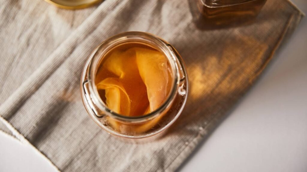 O 'ouro líquido' de que todos falam ganha atenção na web por auxiliar na saúde do intestino e também na disposição