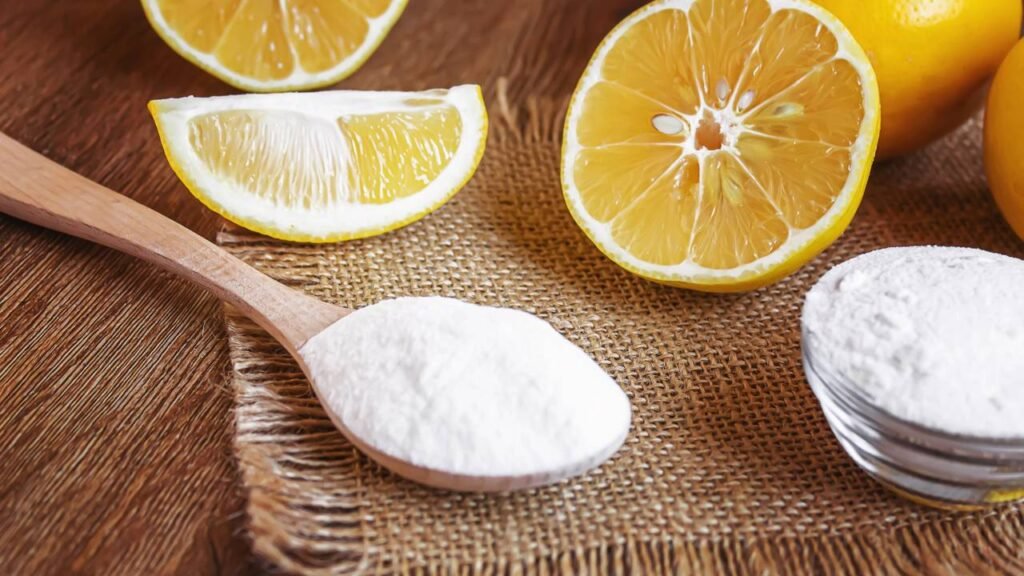 Os 5 ingredientes simples que você pode usar pra limpar o fogão sem esforço