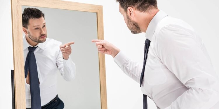 A lenda atravessou séculos e acabou se tornando base para um dos conceitos mais conhecidos da psicologia moderna, o narcisismo - Créditos: depositphotos.com / DmitriyAnaniev