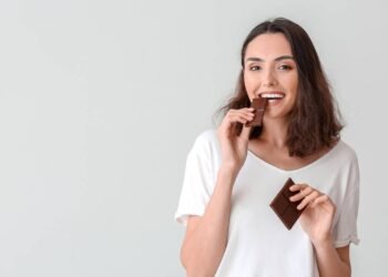 Os 6 alimentos que regulam o cortisol e melhoram o humor naturalmente segundo especialistas