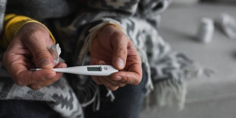 O que o corpo faz quando você tem febre e por que ela é sua aliada