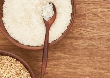 Esse ingrediente simples está mudando a forma de cozinhar arroz no Brasil