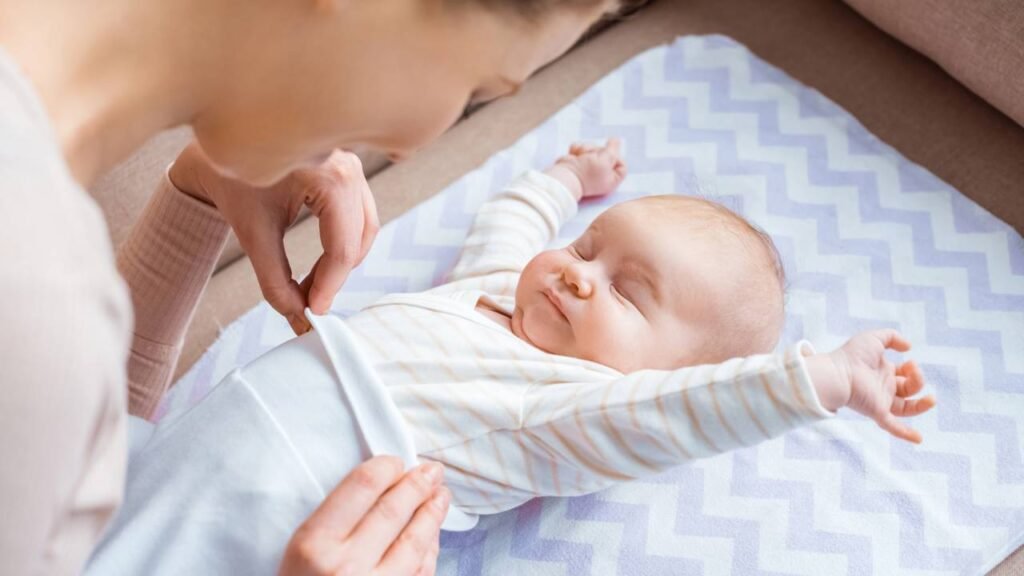 Como lavar roupas de bebê sem perder maciez ou proteção