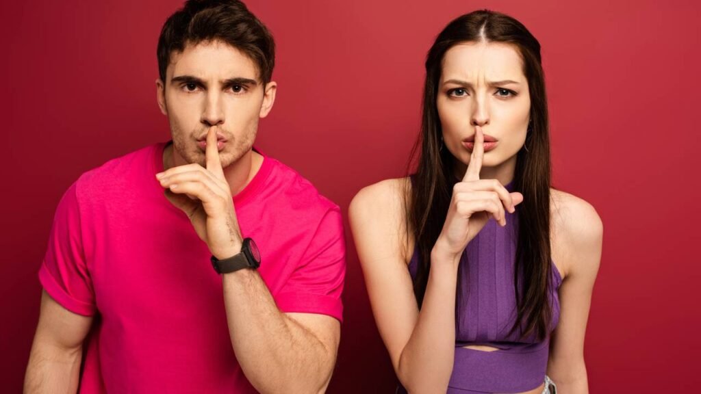 O que significa quando uma pessoa não consegue ouvir críticas sem se defender?