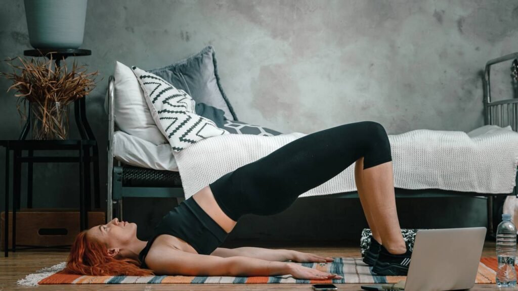 O treino essencial para desenvolver glúteos fortes e prevenir desconfortos, segundo especialistas