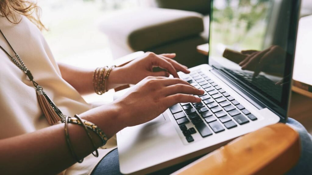 As 3 dicas para nunca mais errar entre “haja” e “aja” na hora de escrever