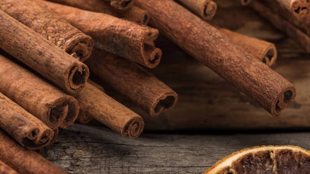 Por que pessoas recomendam misturar canela e vinagre e para que essa combinação serve