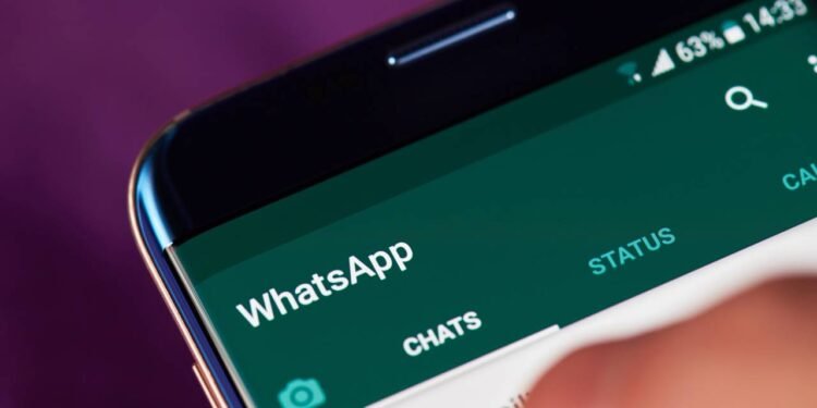 Os 7 nomes de grupo de WhatsApp que todo mundo tem, mas ninguém admite