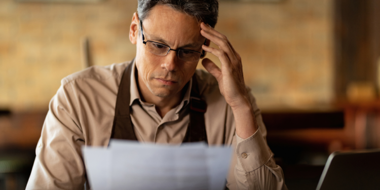 4 maus hábitos financeiros para abandonar em 2026