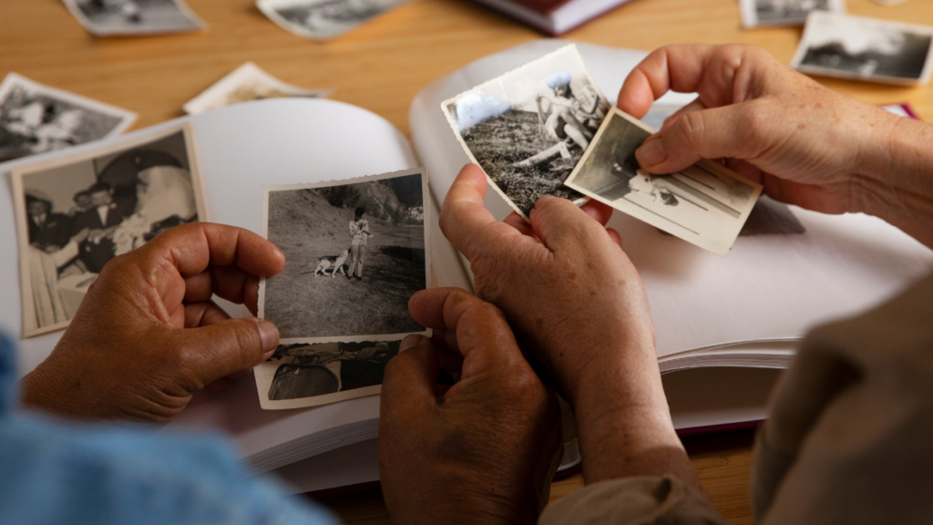 6 coisas que você deve fazer com suas fotos antigas antes que elas desapareçam