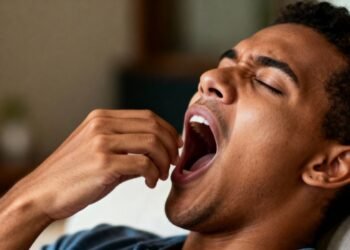 O que significa bocejar sem estar com sono, segundo especialista