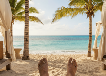 O paraíso no Nordeste que conquista turistas com piscinas de águas cristalinas e resorts onde você sai do quarto com o pé na areia