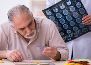 Os sinais inofensivos que apontam um começo silencioso do Alzheimer