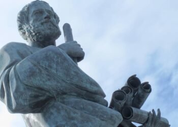 O que Aristóteles quis dizer quando afirmou "Prefiro confiar sem confiar"?