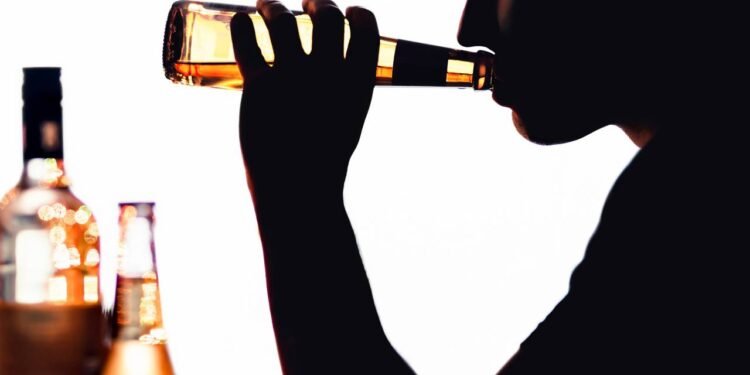 Consumo de Álcool - Créditos: depositphotos.com / terovesalainen