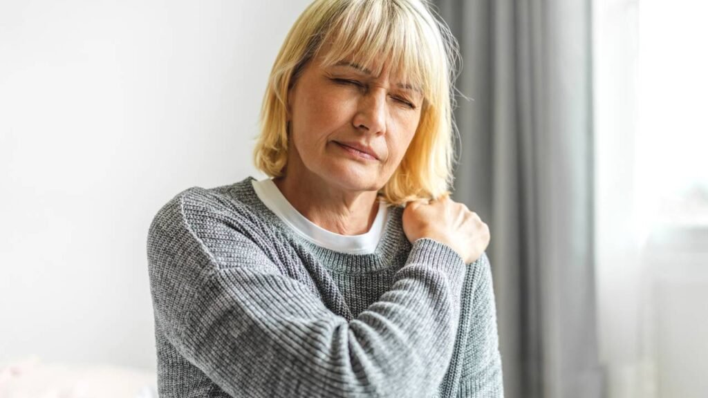 O que fazer ao ter dores nas articulações e como cuidar melhor do corpo?