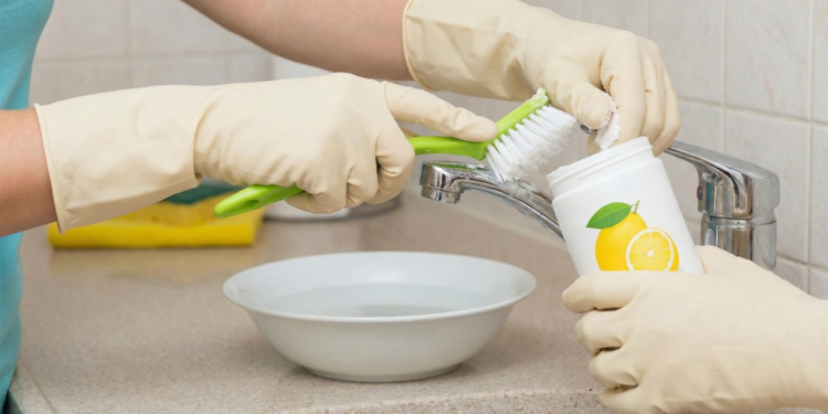 O método mais eficiente para eliminar calcário sem vinagre ou bicarbonato