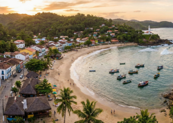 Cidade baiana cresce com turismo de alto padrão e preservação ambiental rigorosa