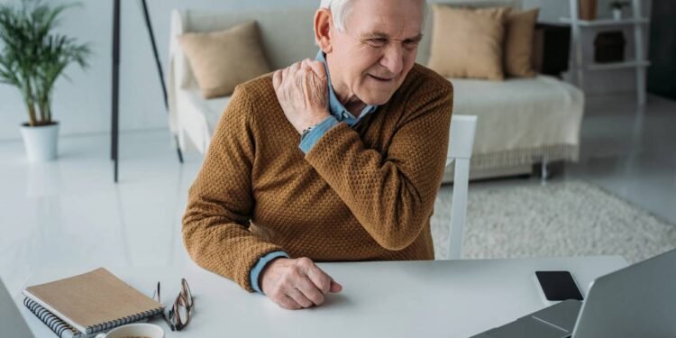 O erro diário que pode acelerar a perda óssea - Créditos: depositphotos.com / NatashaFedorova