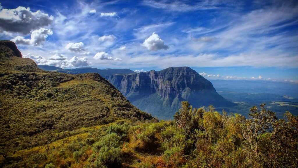 Com curvas de 180 graus a 1.470 metros, a estrada mais perigosa do Brasil fica em Santa Catarina e testa motoristas como nenhuma outra