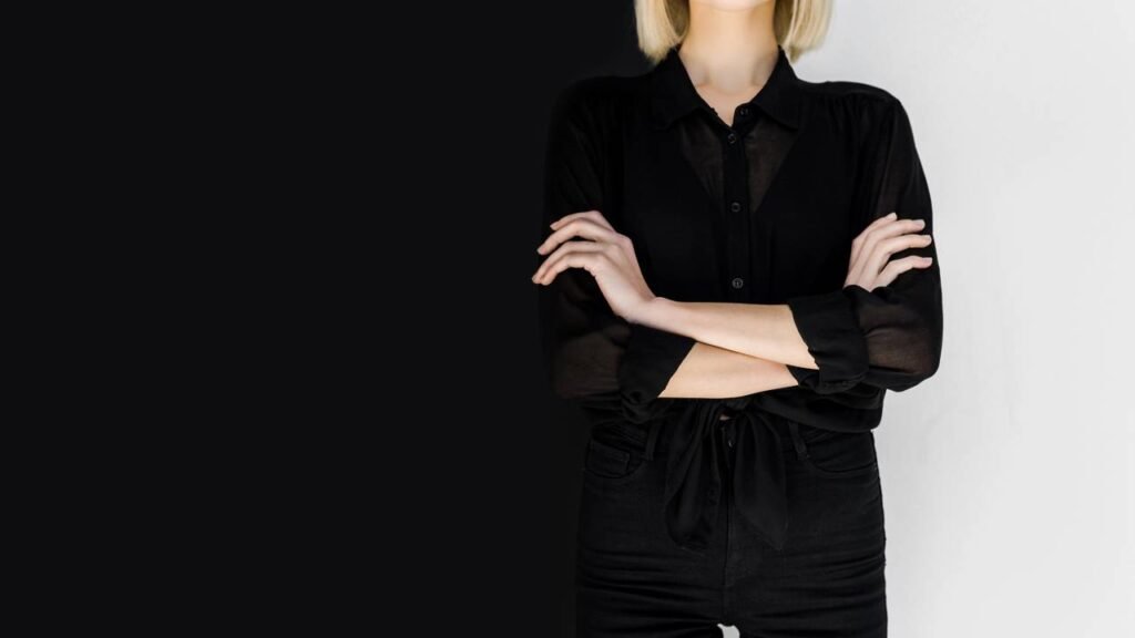 Segundo estudos, essas escolhas no look fazem você parecer mais inteligente