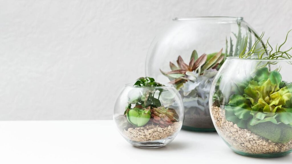 Itens decorativos acessíveis que transformam o escritório gastando até R$ 50
