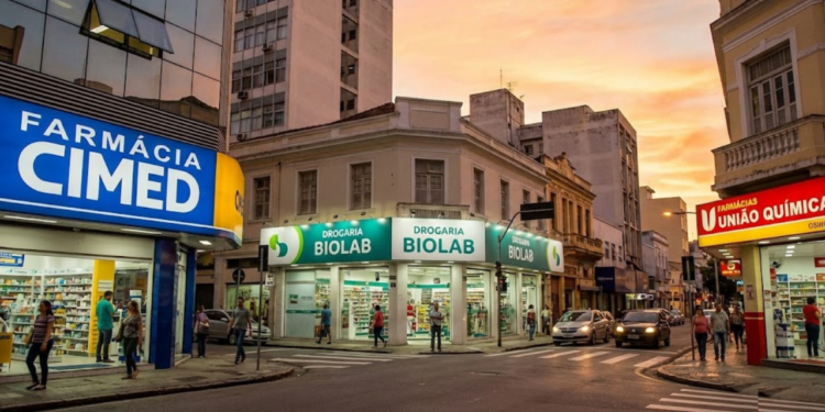 A cidade de Minas Gerais próspera no setor farmacêutico que gera oportunidades e cresce sem perder qualidade de vida