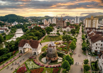 A “Cidade dos Príncipes”, a 176 km de Florianópolis, cresce ao lado da capital e conquista novos moradores pela qualidade de vida