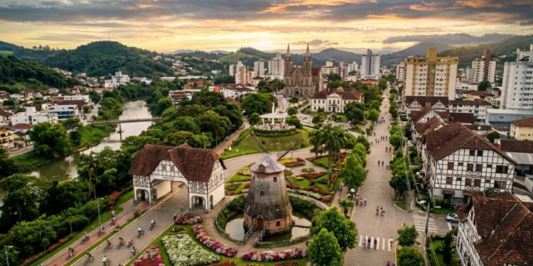 A “Manchester Catarinense”, a 180 km de Florianópolis, cresce ao lado da capital e conquista novos moradores pela qualidade de vida