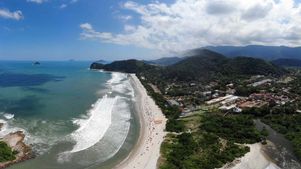 O balneário escondido de São Paulo que conquista quem descobre com belezas paradisíacas e surfe