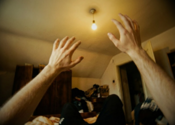 Se você levanta rápido e sua visão escurece, então você pode ter esses problemas, segundo estudos