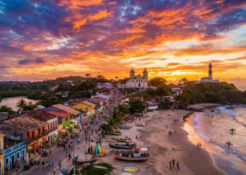 O litoral do Nordeste é modelo no surfe e encanta com mata atlântica e praias selvagens preservadas de tirar o fôlego